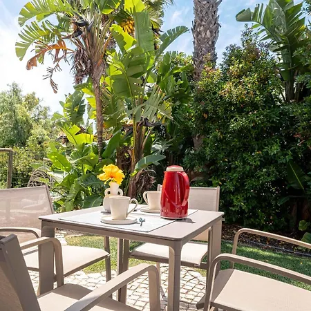 Hibiscus Gardens 4* Карвоейру